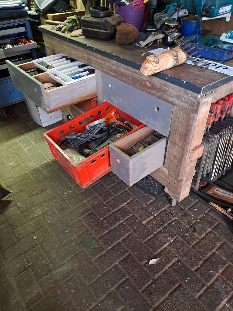 Mobiele werkbank met heuer bankschroef en pijpenklem, Ophalen, Gebruikt