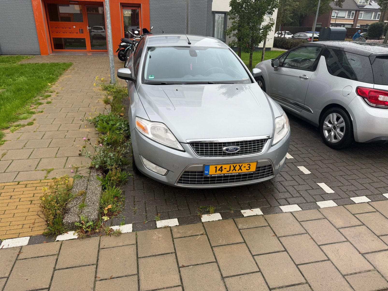 Ford Mondeo 2.0 16V 107KW 5D 2009 Grijs, 145 pk, 4 cilinders, Origineel Nederlands, 75 €/maand