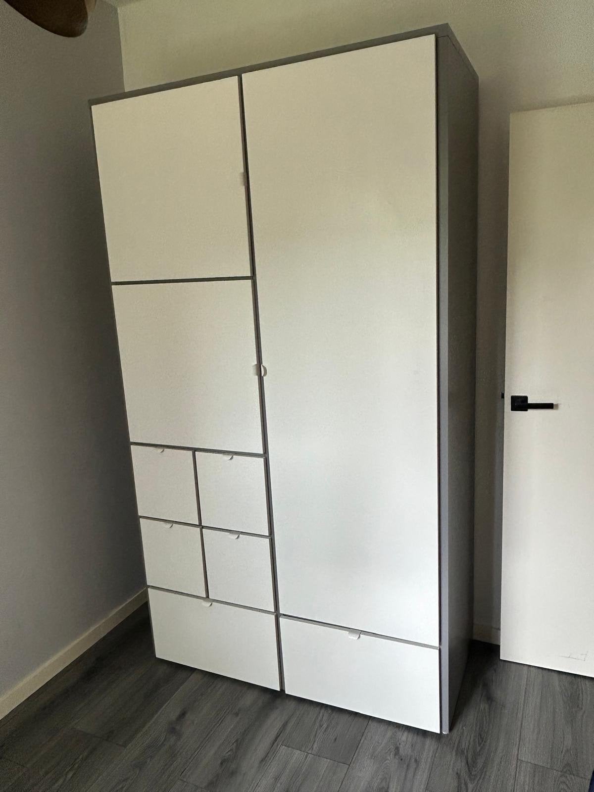 IKEA VISTHUS kledingkast grijs/wit - gedemonteerd, Ophalen, Overige materialen, 100 tot 150 cm, 200 cm of meer