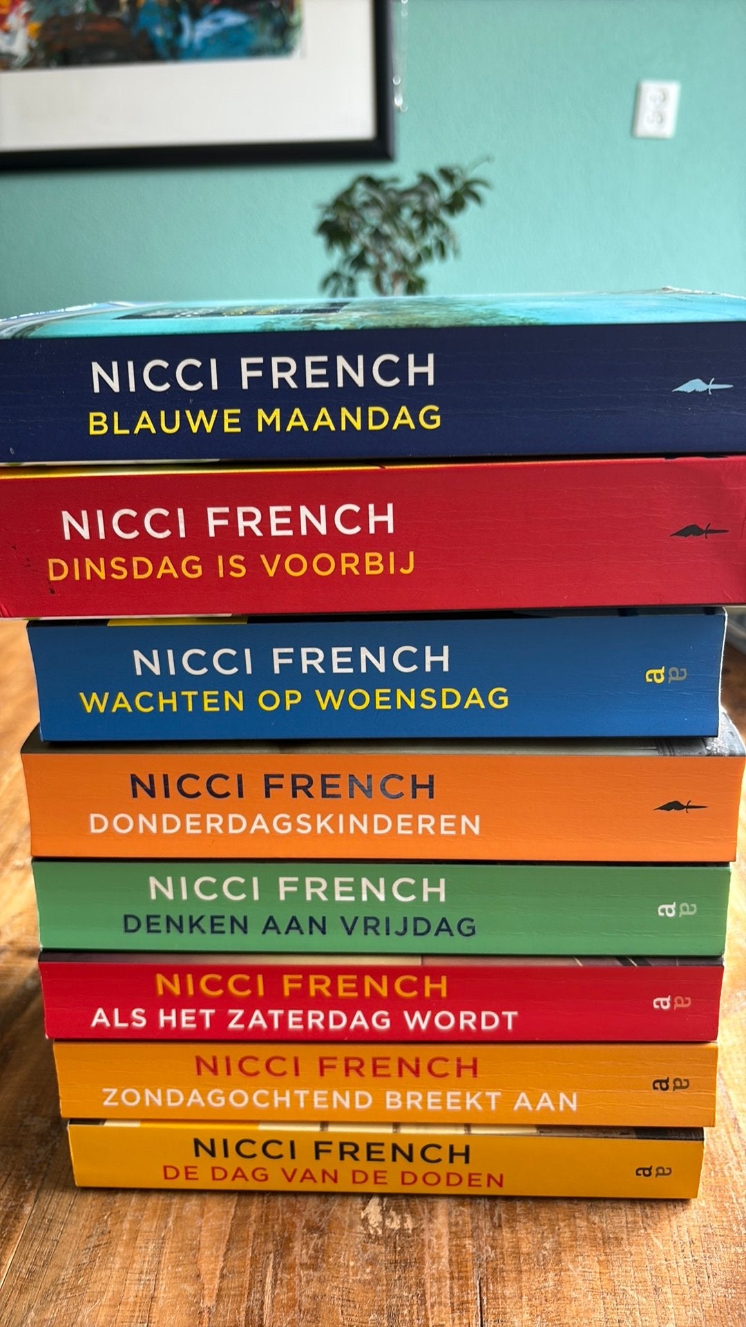 8-delige set Nicci French “frieda klein”, Ophalen of Verzenden, Gelezen