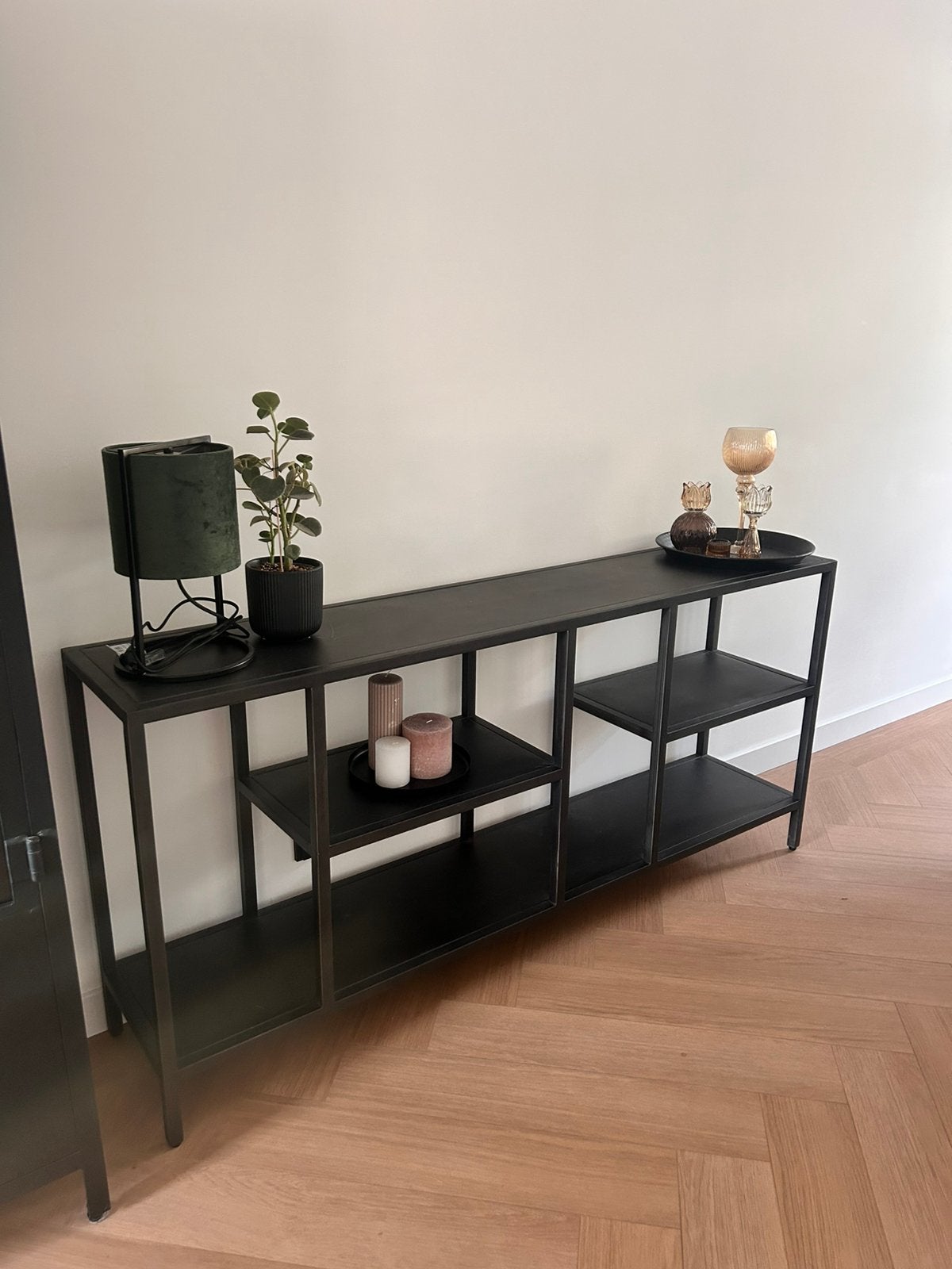 Zwart metalen dressoir, Ophalen, Zo goed als nieuw, 25 tot 50 cm