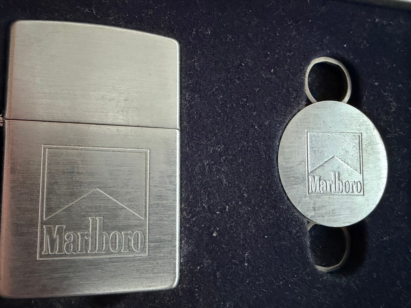 Zippo Marlboro in blik, Ophalen of Verzenden, Zo goed als nieuw