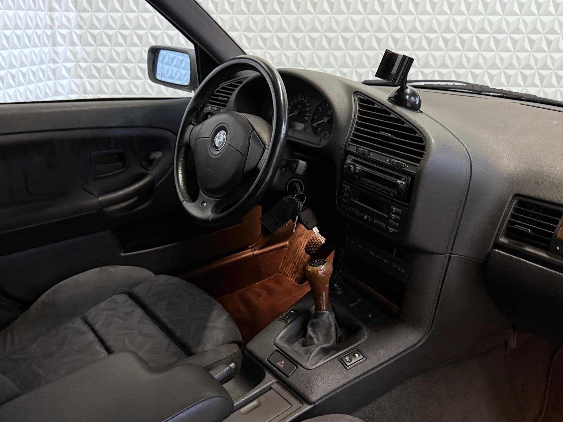BMW 3-serie Touring 323i Sport Edition uit 1e familie! (1999, Euro 2, Gebruikt, 2494 cc, Handgeschakeld