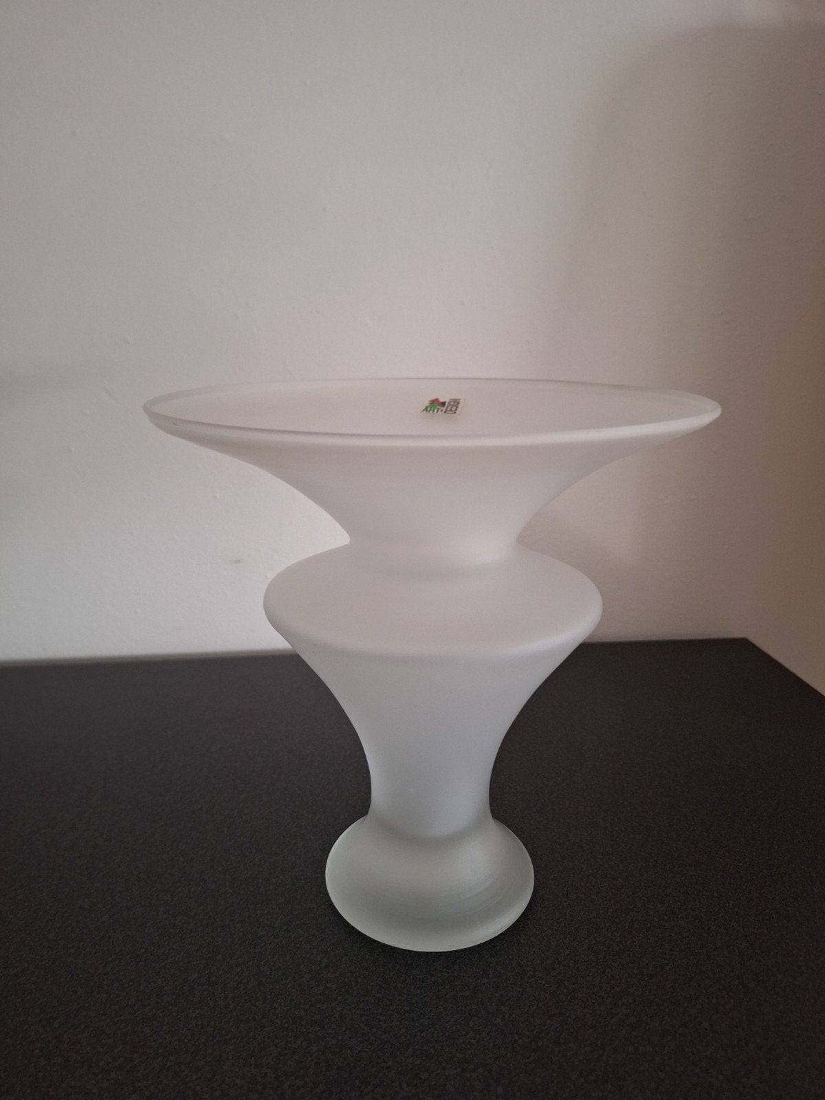 Mat witte vaas, 21 cm hoog, in goede staat, Ophalen, Zo goed als nieuw, Matte afwerking, Wit