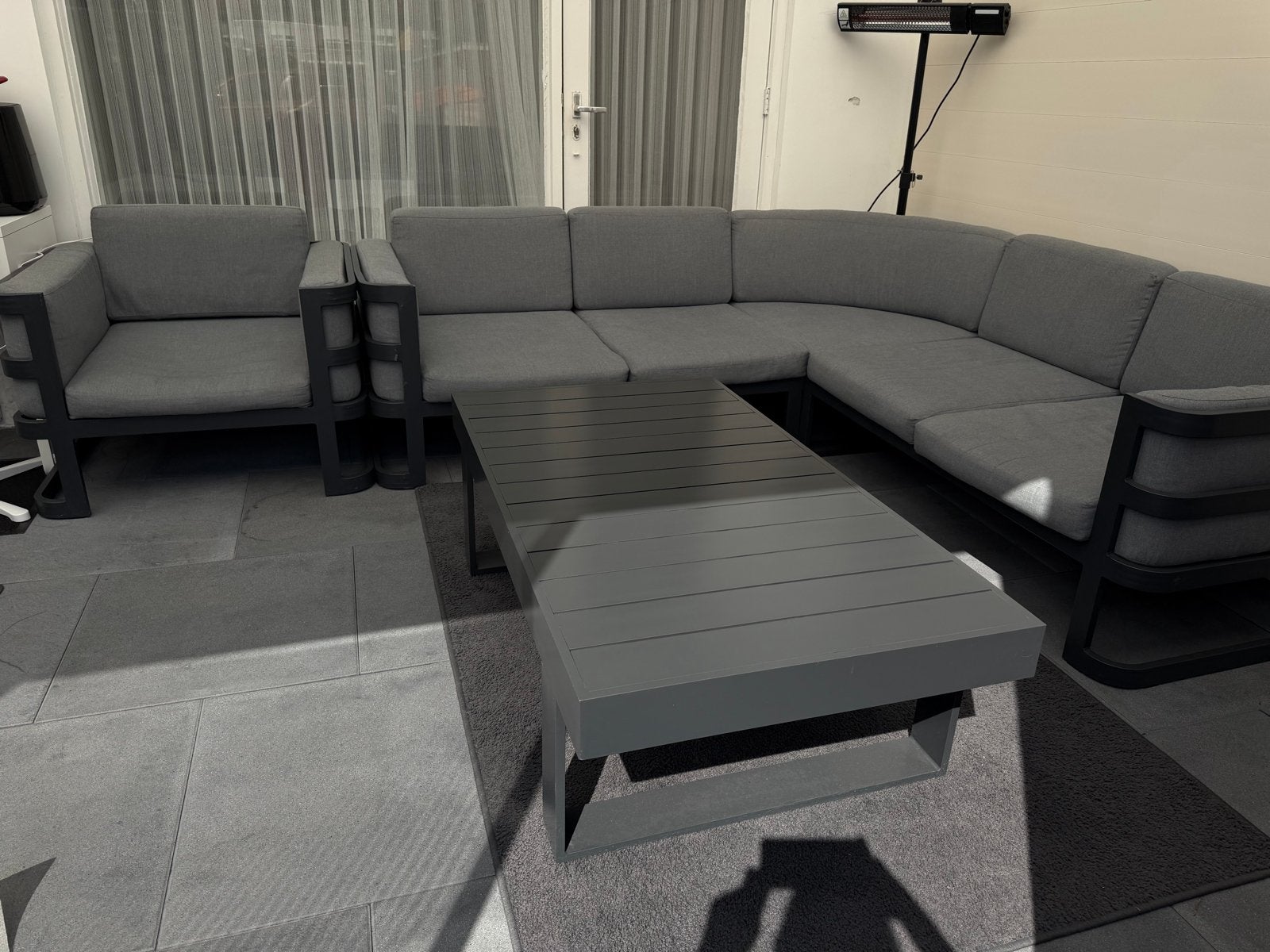 Loungebank en 2 stoelen met salontafel - Grijs aluminium, Tuin en Terras, Ophalen, Gebruikt, Aluminium, 8 zitplaatsen