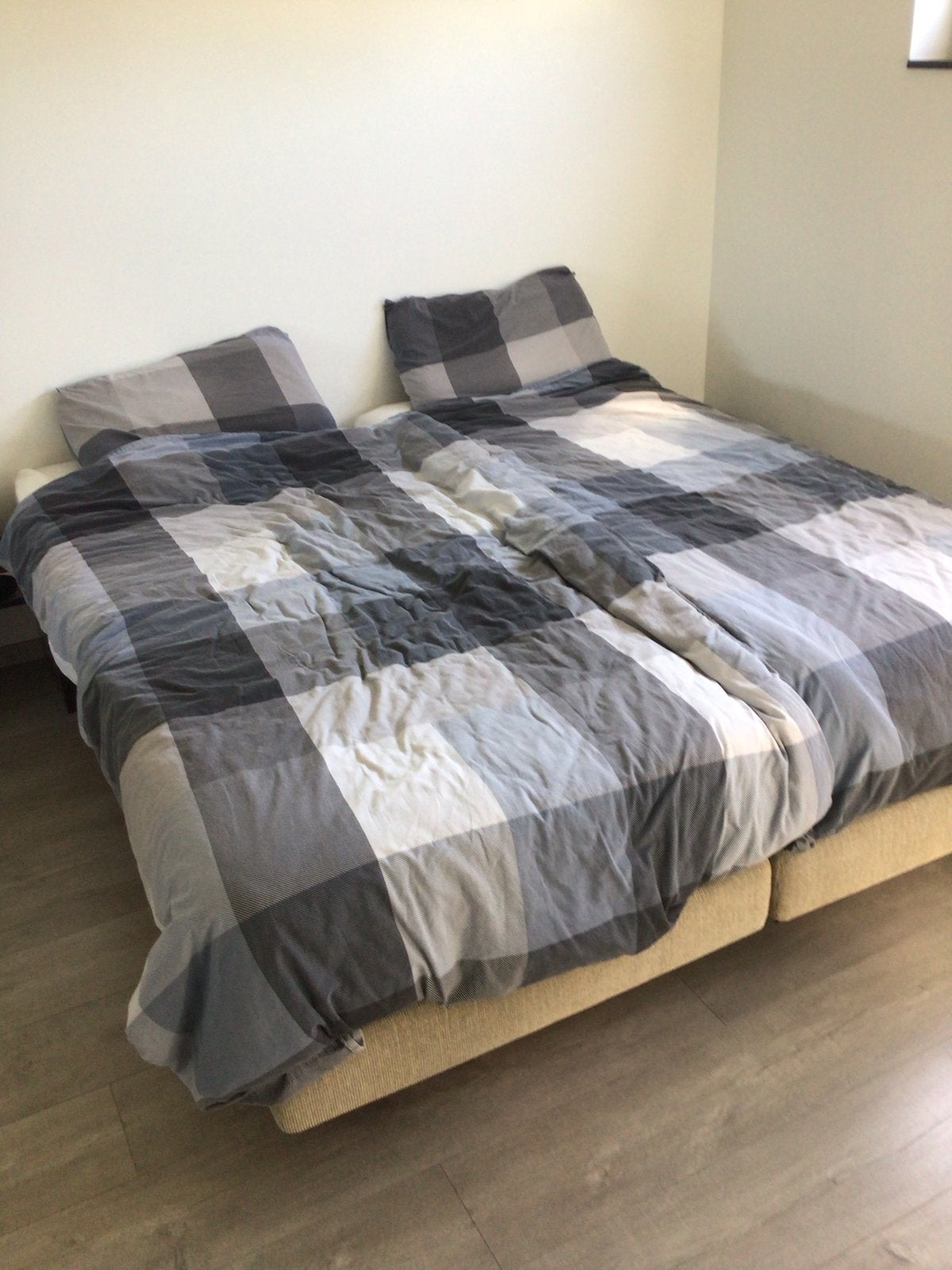 Comfortabel tweepersoonsbed met boxsprings, Ophalen, Gebruikt, Beige, Tweepersoons