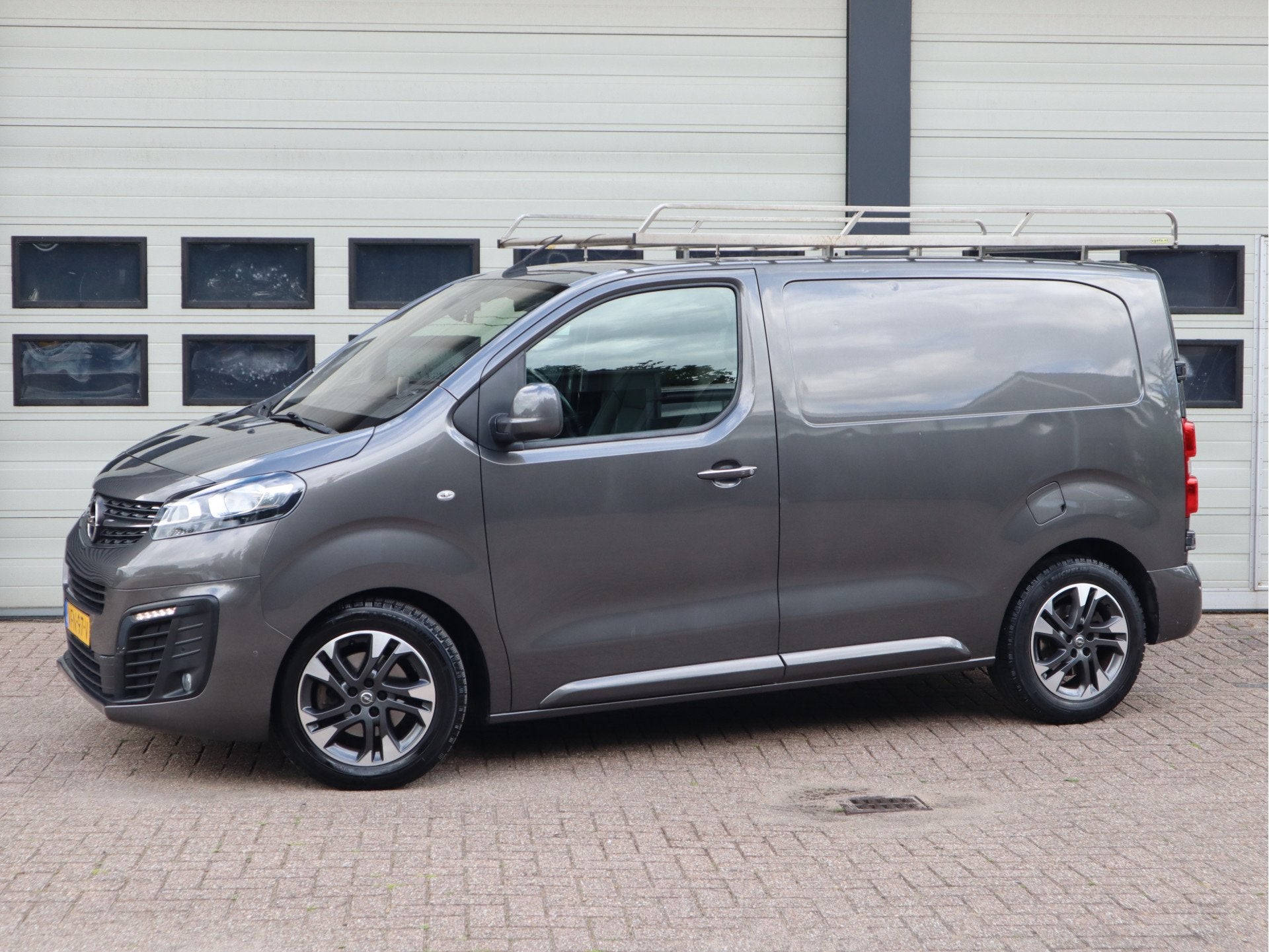 Opel Vivaro 2.0 CDTI 123 pk Automaat - Innovation - Vol Opti, Auto's, Gebruikt, Euro 6, 4 cilinders, Bedrijf