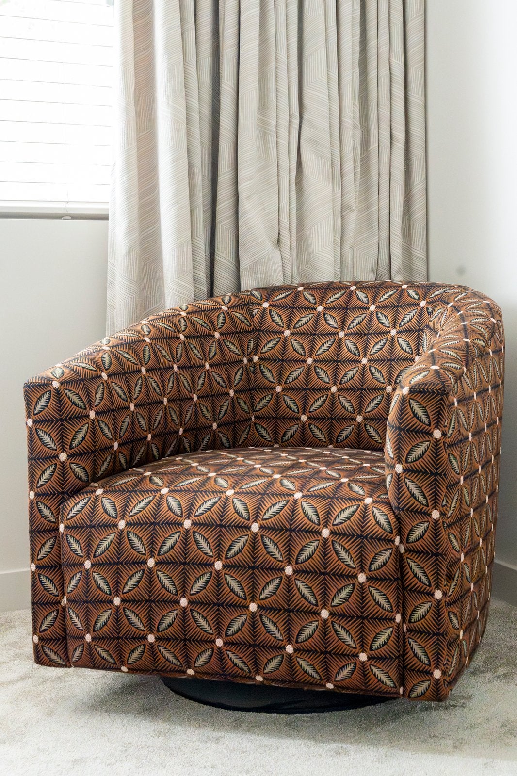 Macazz Cocoon Draaifauteuil | Nieuwstaat, Ophalen, Zo goed als nieuw, 75 tot 100 cm, 50 tot 75 cm