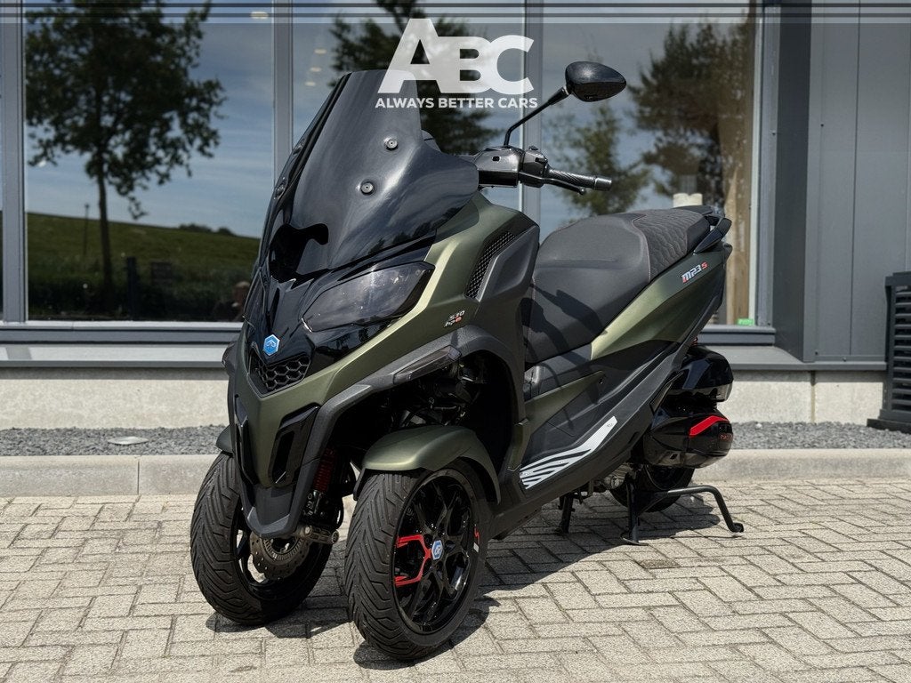Piaggio 530 MP3 HPE Exclusive Custom (bj 2023), 530 cc, Traction Control, Rooseveltlaan 10A
5466AB  VEGHEL, NL, Overig