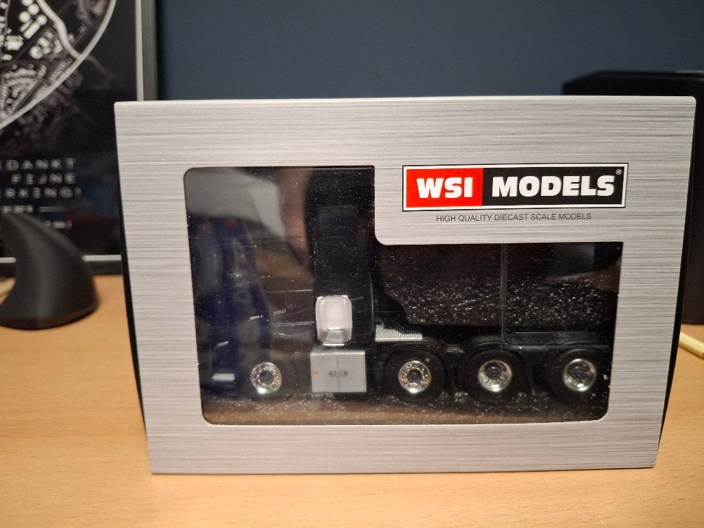 WSI VOLVO FH5 8x4 WSI 04-2146 75,-, Ophalen of Verzenden, Nieuw, Bus of Vrachtwagen, Wsi