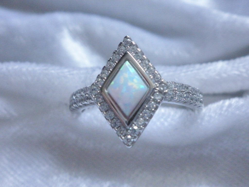 Mooie Fijne Zilveren Ring - Opaal en Zirkoniaas - Wybervorm, Verzenden, Zilver, Ring, Met edelsteen