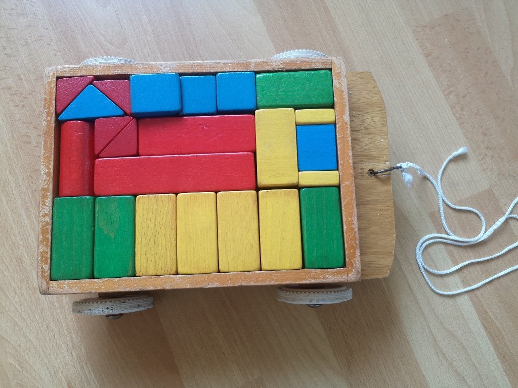 Baufix houten blokkenkar, 27x21 cm, rubber bandjes, Ophalen of Verzenden, Duw- of Trekspeelgoed