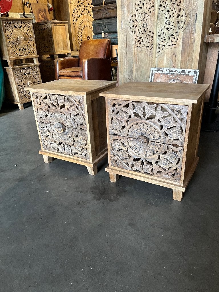 2 x Handgesneden Kastje/Nachtkastje uit India Ibiza/Boho, Ophalen, Nieuw, 55 tot 70 cm, 45 tot 65 cm