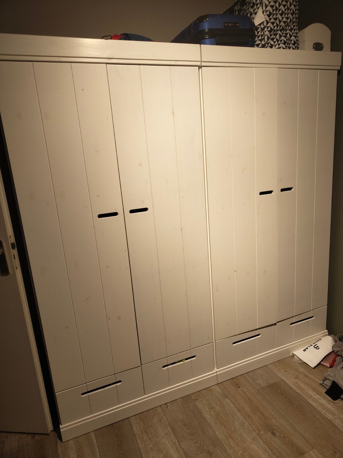 Twee witte kledingkasten, Ophalen, 50 tot 75 cm, 50 tot 100 cm