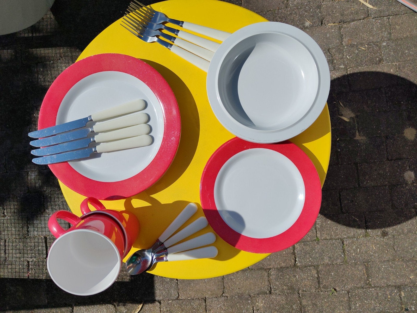Camping servies met bestek, Caravans en Kamperen, Kampeeraccessoires, Ophalen of Verzenden, Gebruikt
