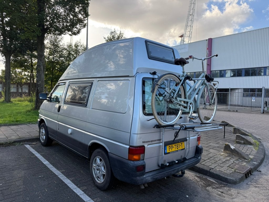 Foto 24 van Mooie Volkswagen Transporter T4 camper / camperbus te koop!