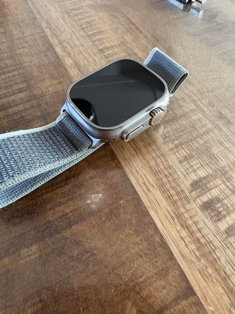 Apple Watch Ultra met diverse bandjes, Afstand, IOS, Ophalen of Verzenden, Zo goed als nieuw