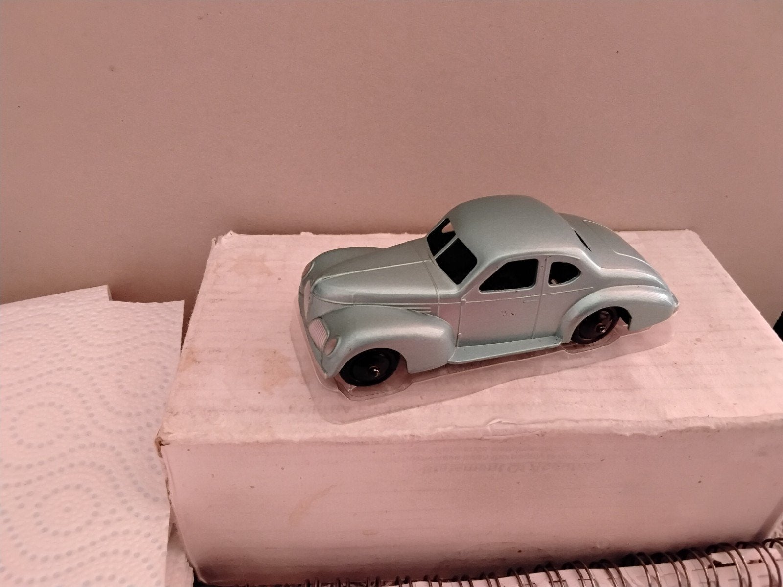 DINKY TOYS   ATLAS   STUDEBAKER COUP  NO  240, Ophalen of Verzenden, Auto, Dinky Toys