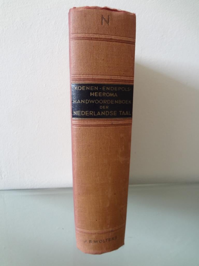 Verklarend handwoordenboek Koenen Endepols 20e druk 1942, Boeken, Woordenboeken, Gelezen, Koenen of Wolters, Nederlands, Ophalen of Verzenden