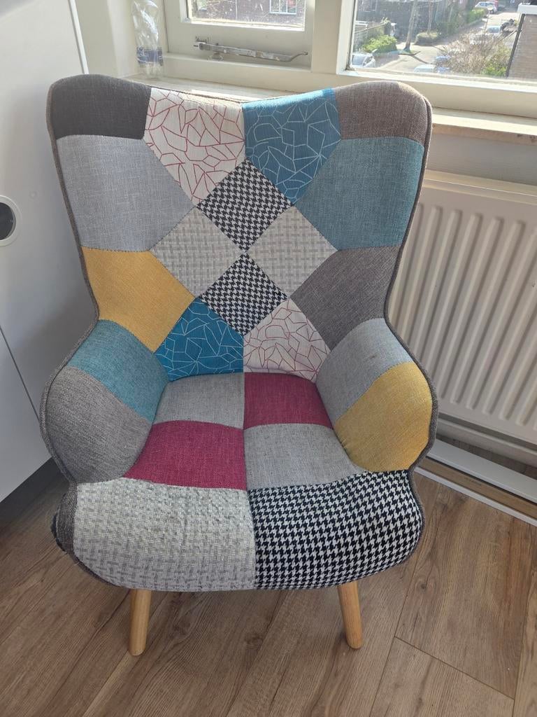Patchwork fauteuil - Kleurrijke en comfortabele stoel, Huis en Inrichting, Fauteuils, Gebruikt, Stof, 50 tot 75 cm, Minder dan 75 cm