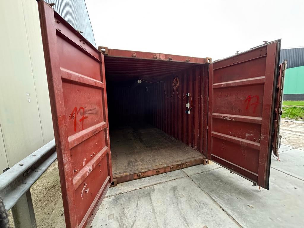 2x 20ft zeecontainer (verlichting ,stroom en ventilatie), Ophalen