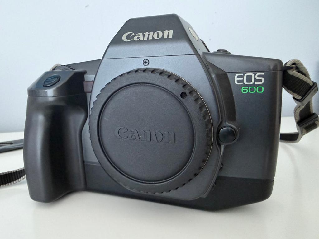 Canon EOS 600 analoge spiegelreflex camera, metallic grijs, Audio, Tv en Foto, Fotocamera's Analoog, Ophalen of Verzenden, Gebruikt