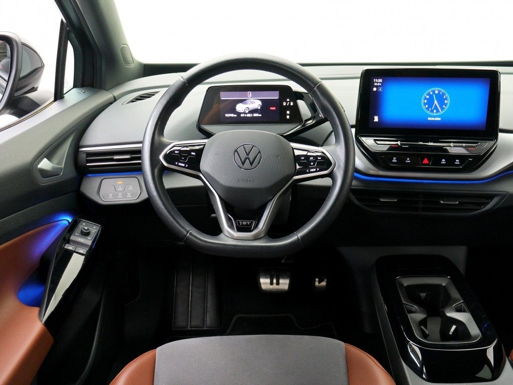 Volkswagen ID.4 First 77 kWh | Trekhaak | Navigatie | Adapti, Automaat, Gebruikt, Zwart, 380 km