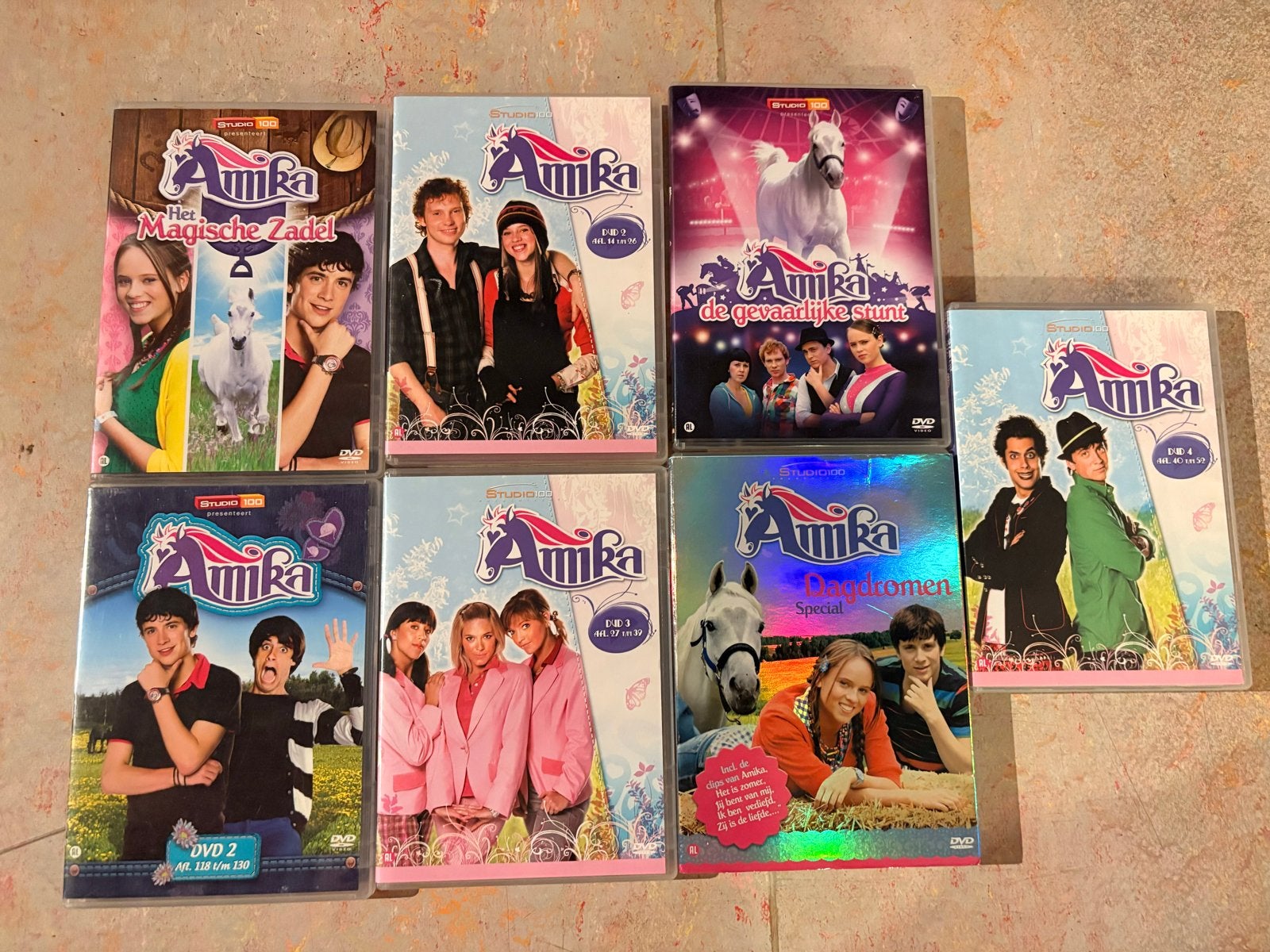 Amika DVD collectie - 7 dvd's van de populaire tv-serie, Ophalen, Gebruikt, Alle leeftijden, Tv-serie