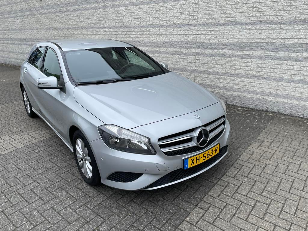 Mercedes-Benz A-Klasse A180 1.6 Blue Eff. 2013 Grijs navi, Auto's, Mercedes-Benz, Voorwielaandrijving, 4 cilinders, 122 pk, 1595 cc