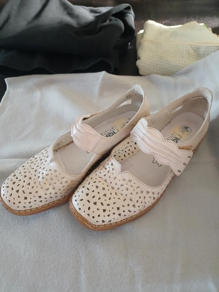 Rieker Antistress Ballerina's Maat 39 Beige Perforatie, Beige, Zo goed als nieuw, Rieker, Ballerina's