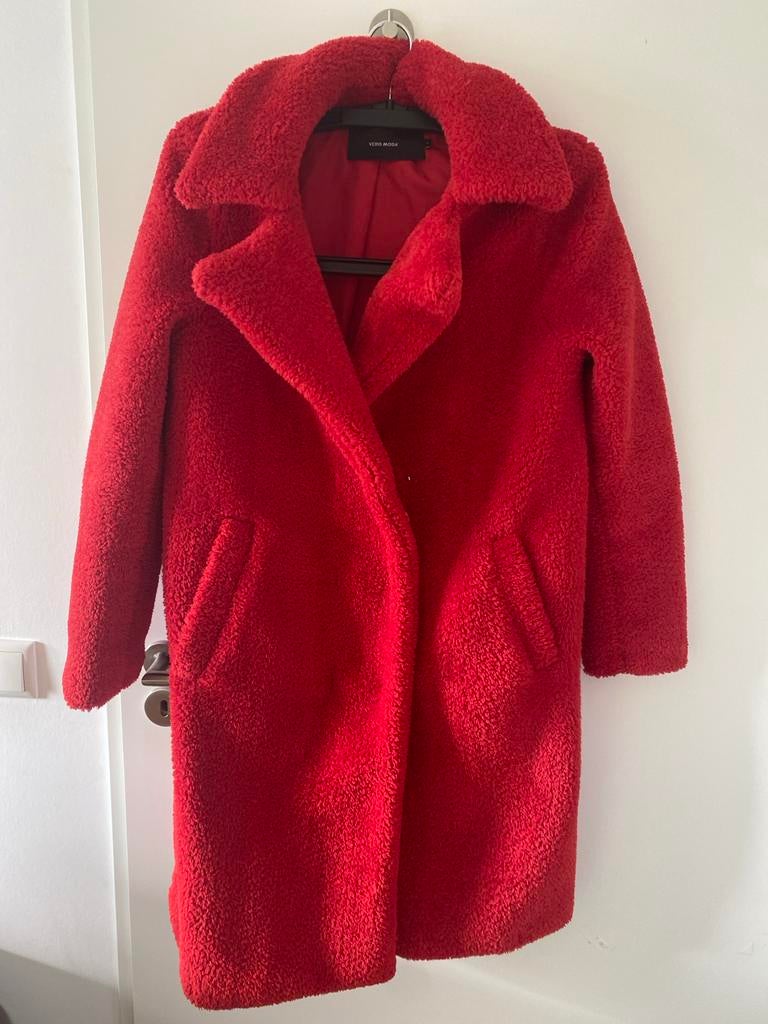 Rode Vero Moda Teddy Jas - Maat S, Ophalen of Verzenden, Zo goed als nieuw, Maat 36 (S), Rood