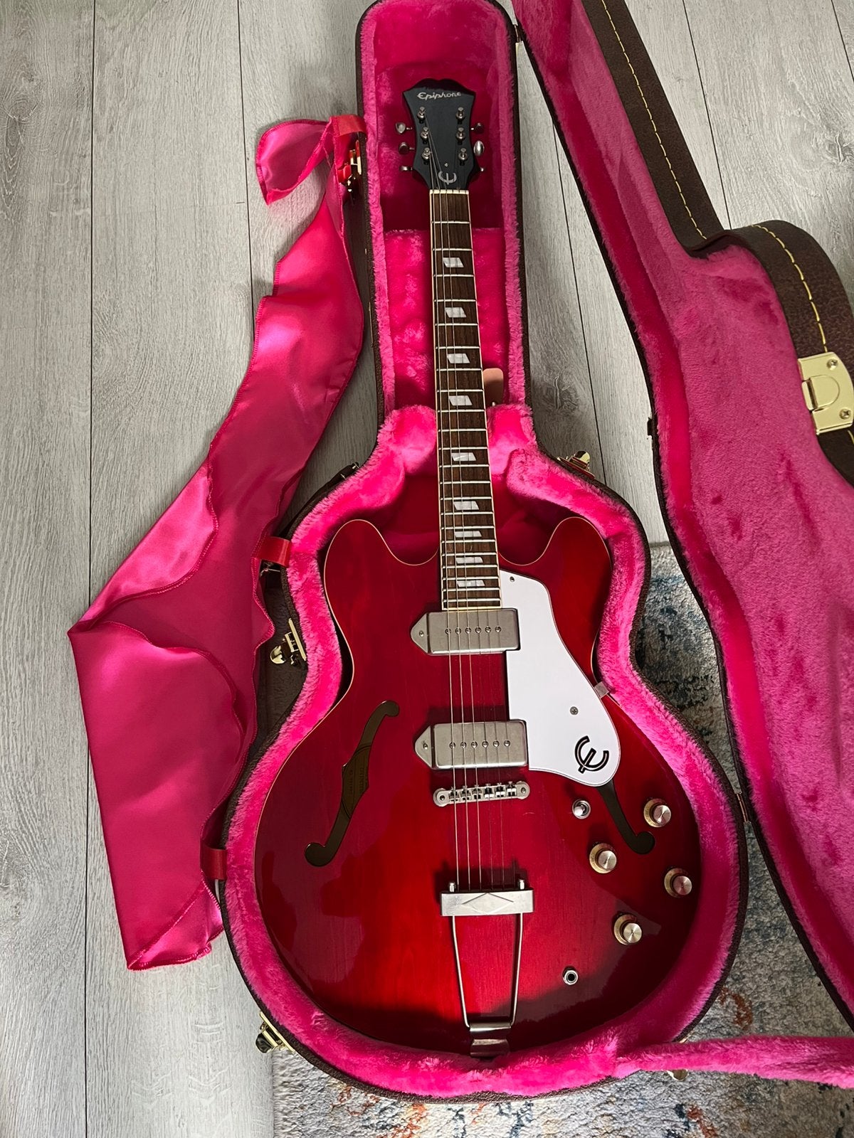 Epiphone Casino met Gator Case, Muziek en Instrumenten, Ophalen, Zo goed als nieuw, Hollow body, Epiphone