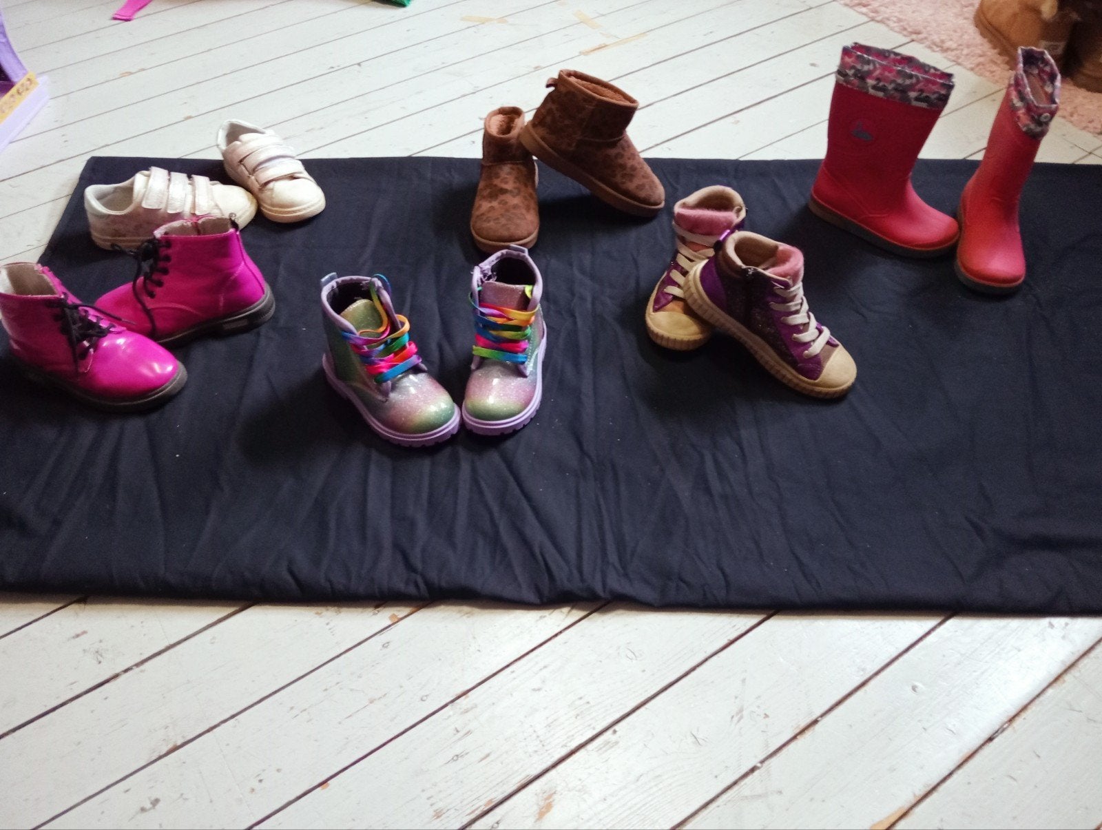 Diverse kinderschoenen: laarzen, sneakers, regenlaarzen, Ophalen, Gebruikt, Jongen of Meisje