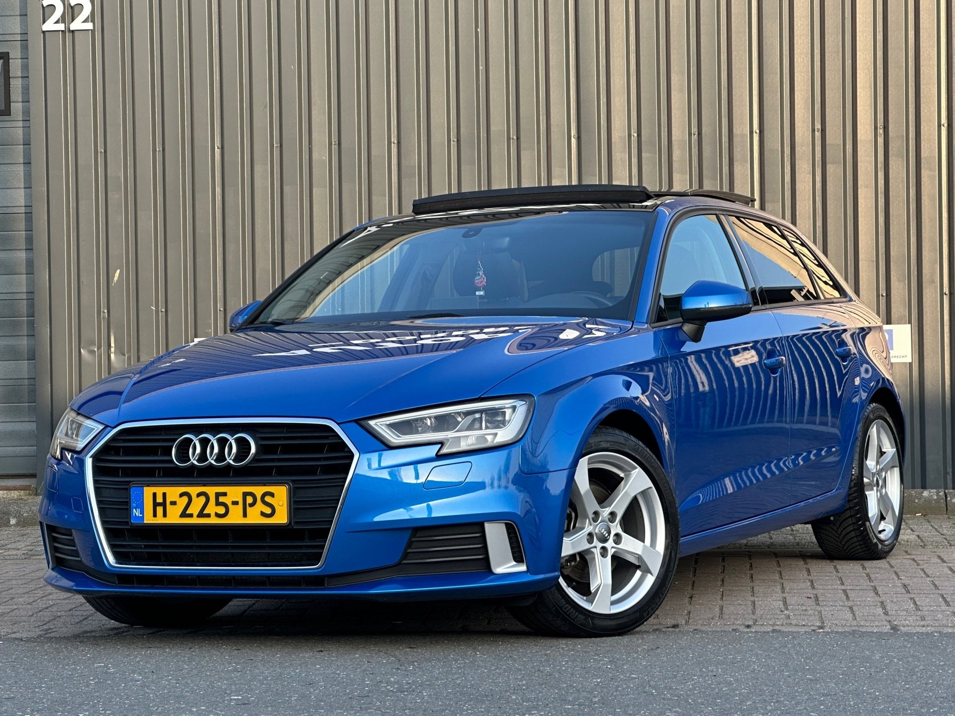 Audi A3 Sportback 35 TFSI CoD DealerOnderh||Pano|LED|PDC|, Stof, 4 cilinders, 150 pk, Blauw
