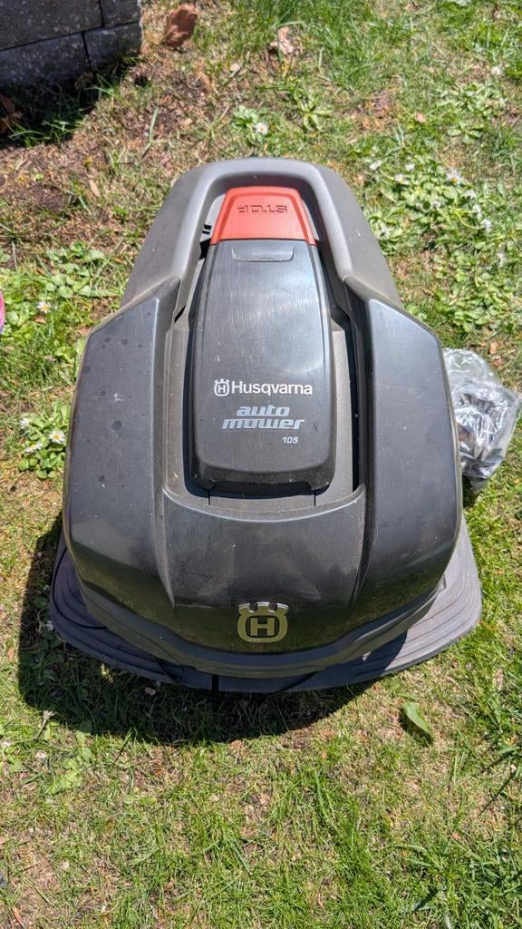Husqvarna Automower 105 Robotmaaier, Tuin en Terras, Grasmaaiers, Ophalen, Cirkelmaaier, Gebruikt, Minder dan 30 cm