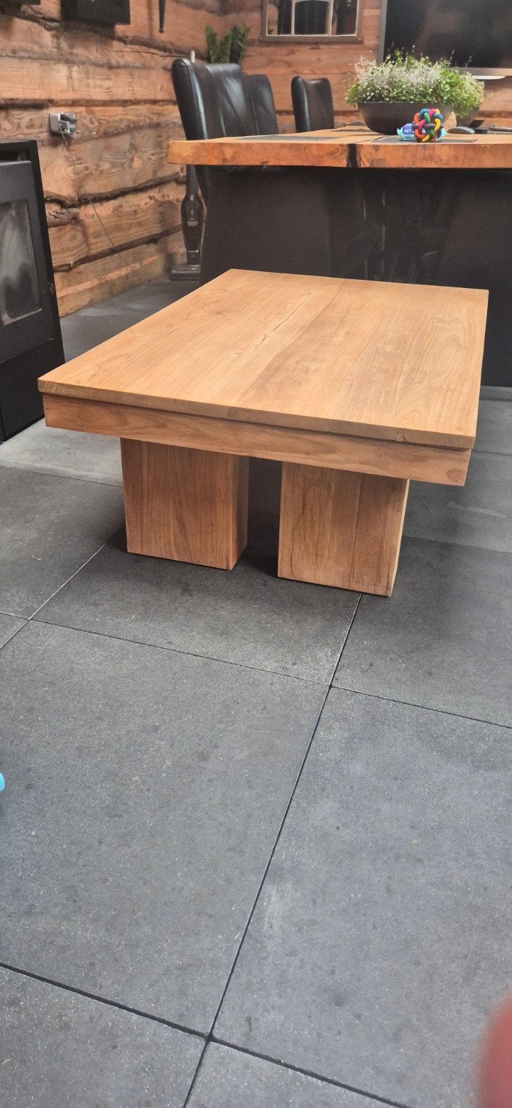 Massief houten salontafel - robuust en stijlvol, Huis en Inrichting, Tafels | Salontafels, Modern, Landelijk, Robuust, 100 tot 150 cm