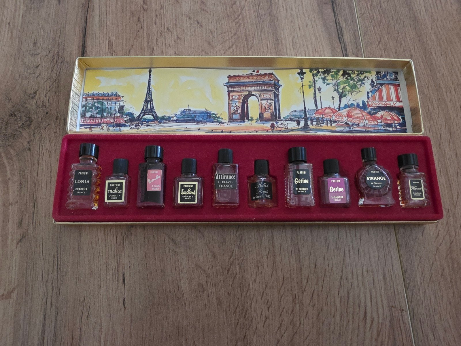 Vintage Miniparfum Set Parfums de France Charrier, Verzamelen, Parfumverzamelingen, Ophalen of Verzenden, Parfumfles, Gevuld