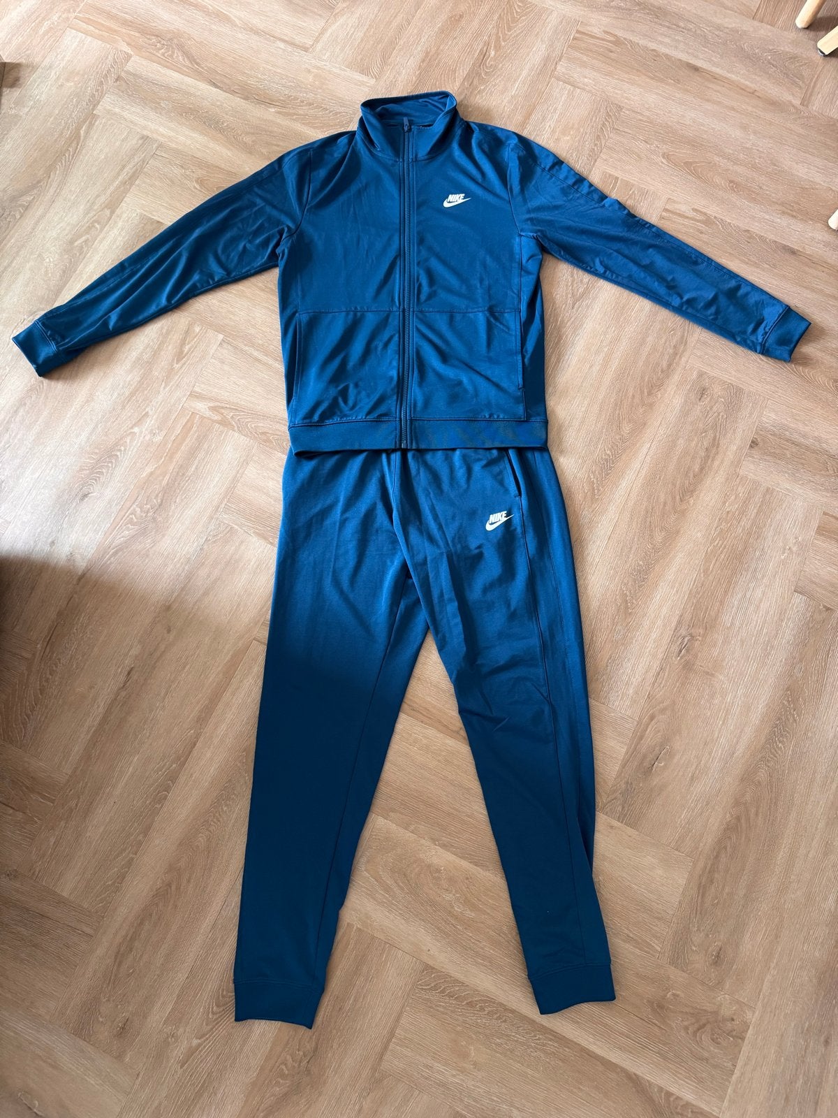 Nike trainingspak - Blauw - Maat S, Ophalen, Blauw, Zo goed als nieuw, Algemeen