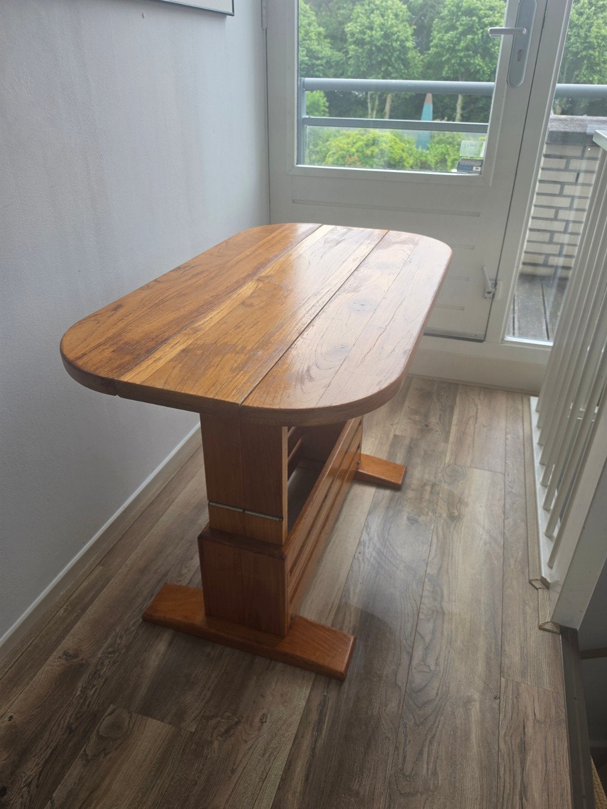 Bijzondere eikenhouten eet/salontafel, 100 tot 150 cm, Tot twee personen, Rechthoekig, Meervoudig functioneel