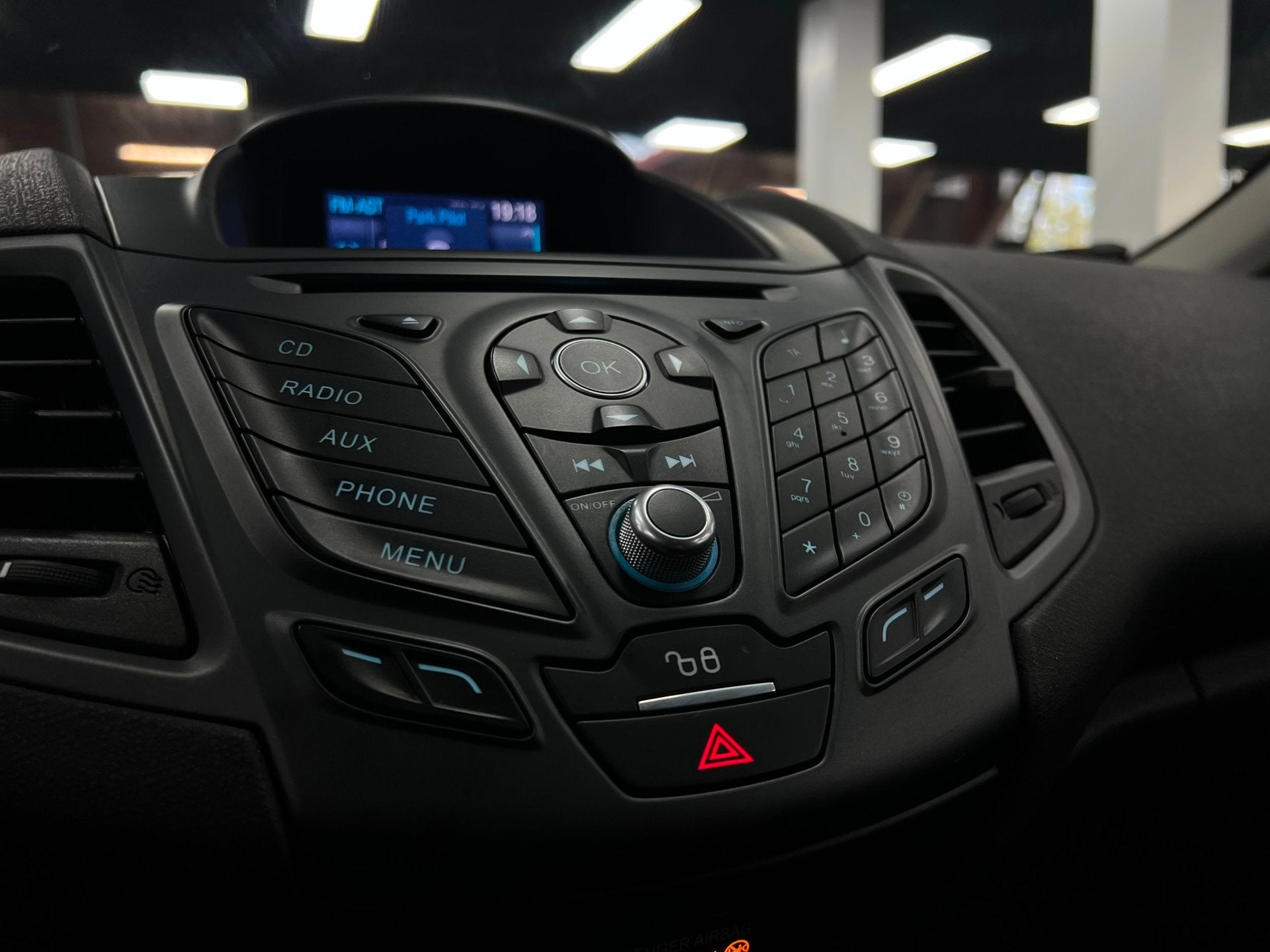 Foto 16 van Ford Fiesta 1.0 Airco | Parkeersensoren | Led
