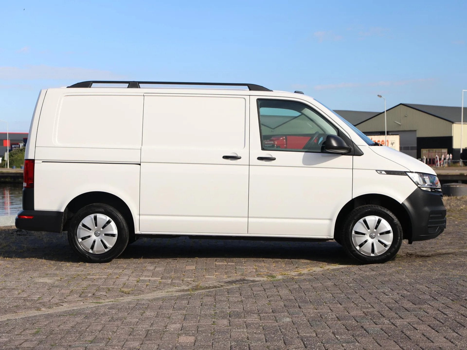 Volkswagen Transporter 2.0 TDI L1H1 Trendline (bj 2023), Voorwielaandrijving, Gebruikt, Wit, Bedrijf
