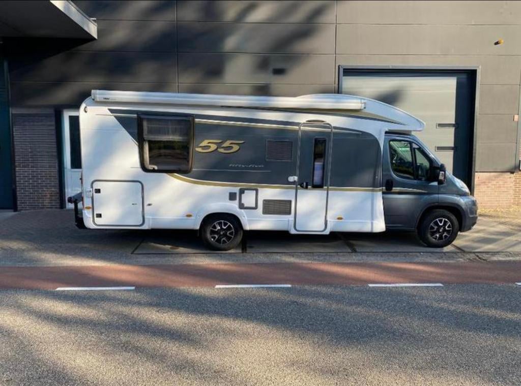 Camper met stalling Bürstner 55 Fifty Five EDITION, Caravans en Kamperen, Ophalen