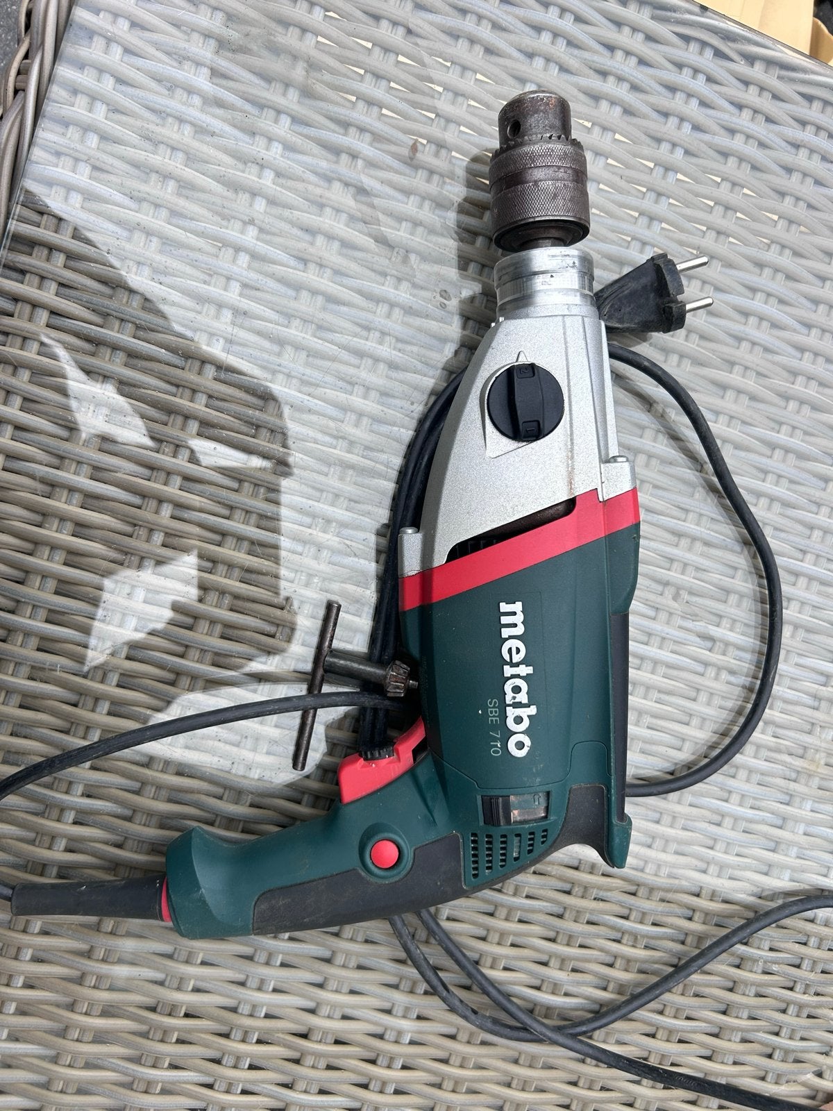 Metabo SBE 710 Klopboormachine, Boormachine, Ophalen of Verzenden, Klopboormechanisme, Gebruikt