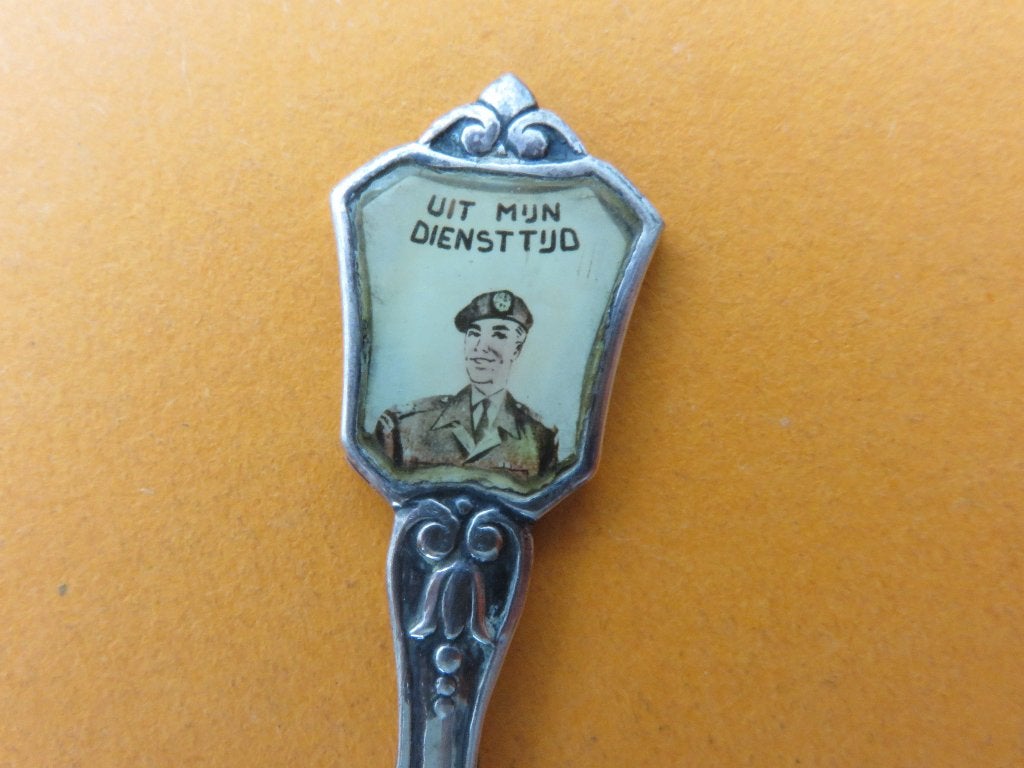 Uit mijn diens tijd . Soldaat lepeltje, Verzenden