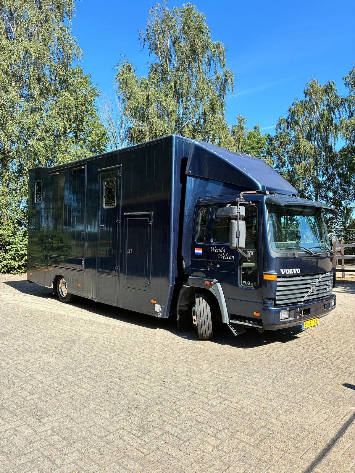 Volvo FL6 3-paards paardenvrachtauto | C1 | 163100km, Ophalen, Gebruikt, 3-paards trailer