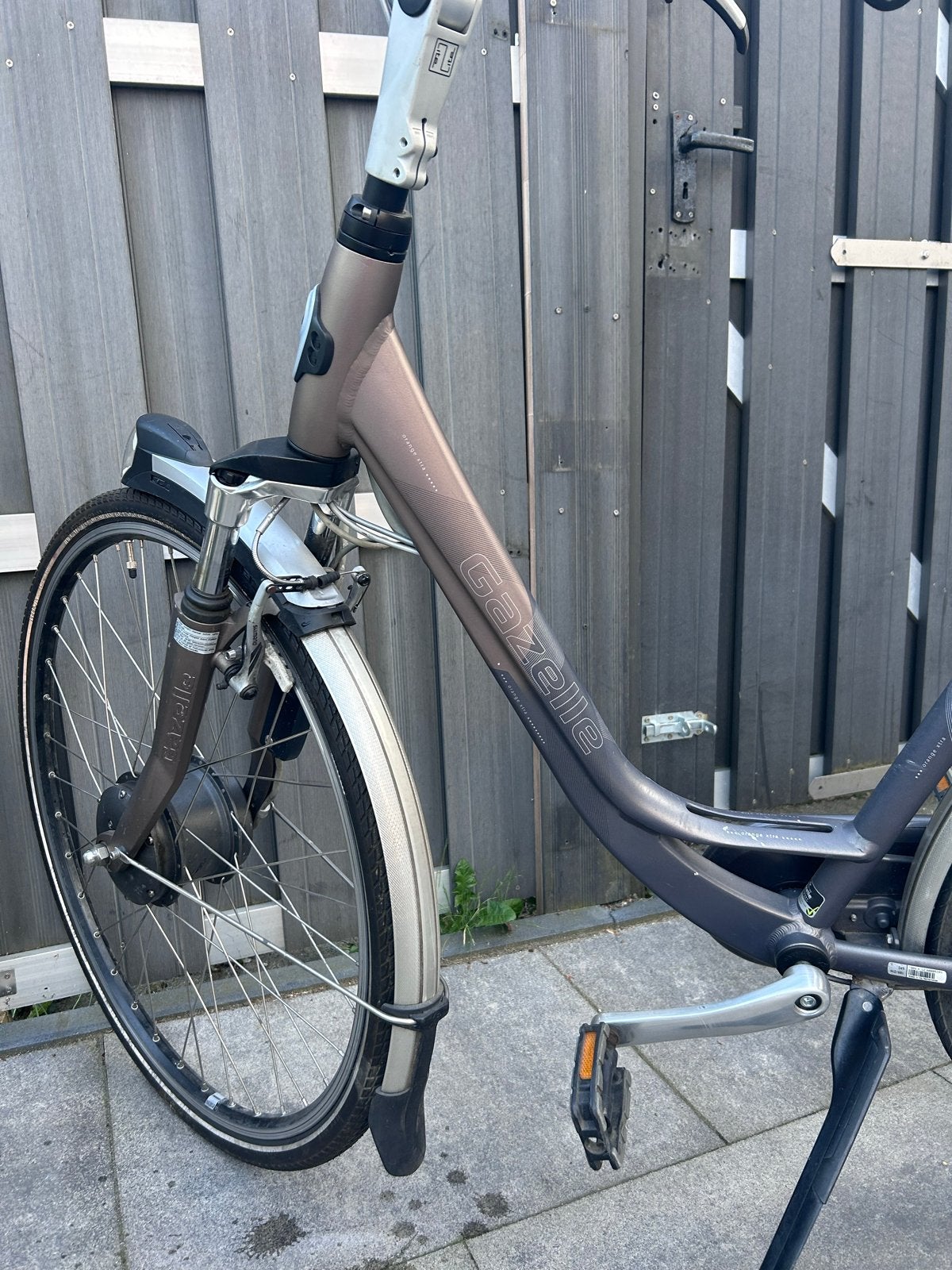 Gazelle elektrische fiets (moet nagekeken worden), Ophalen, Gebruikt, 51 tot 55 cm, 50 km per accu of meer