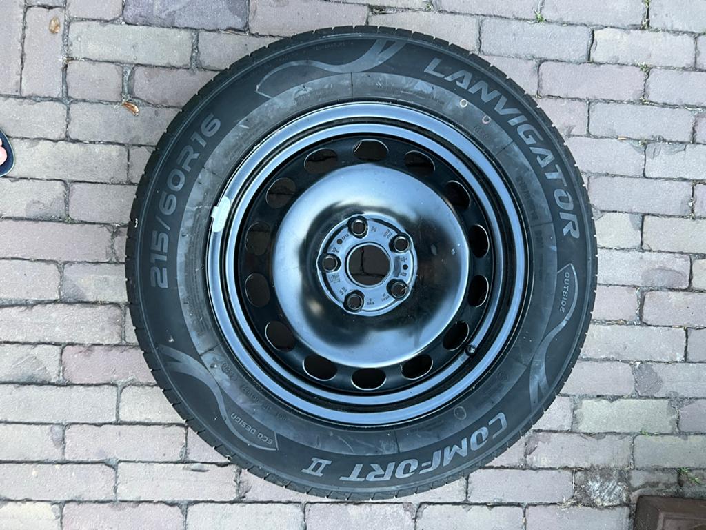 Nieuwe Lanvigator Comfort II 215/60R16 zomerband op velg, Ophalen, Nieuw