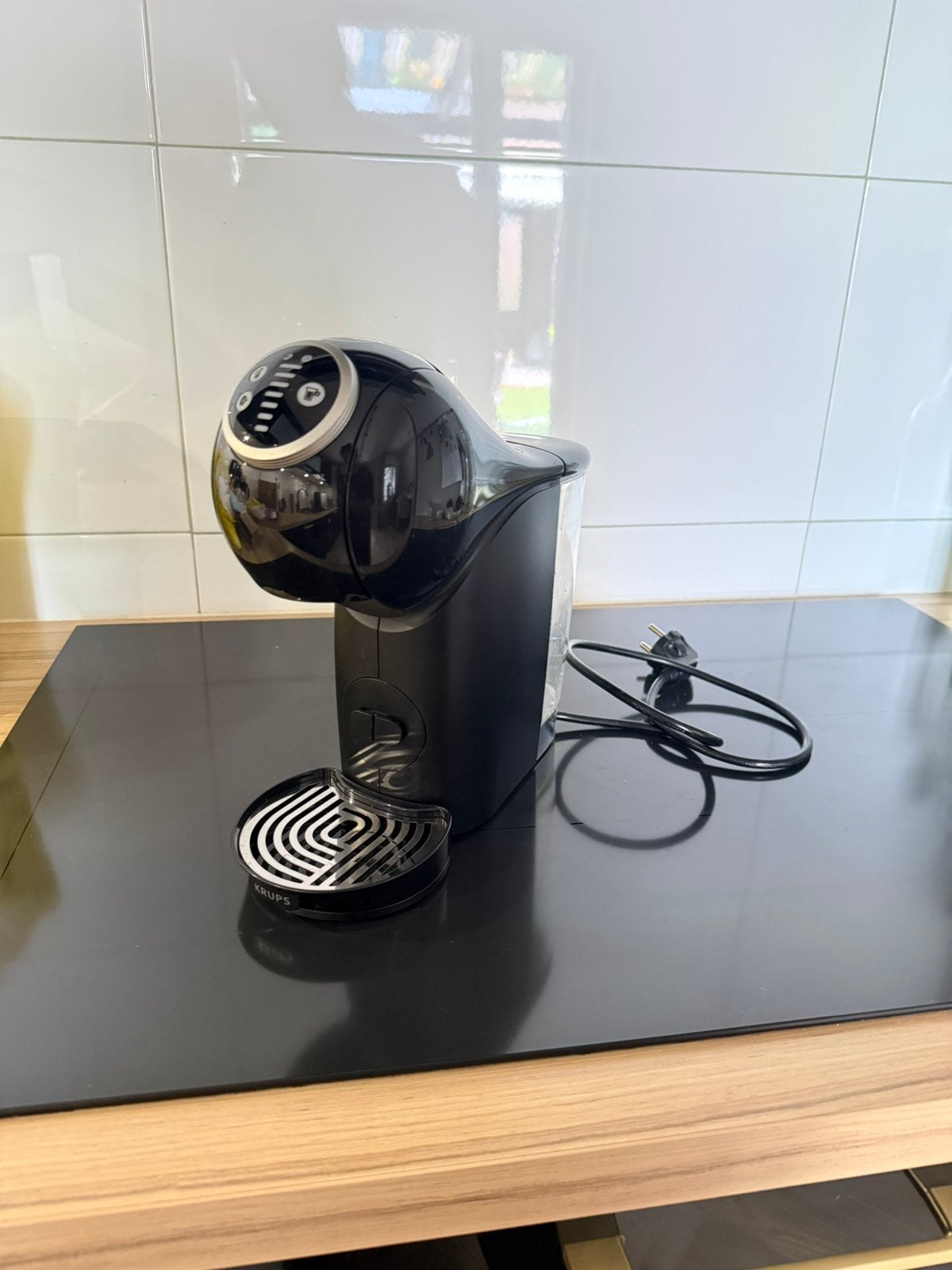 Dolce Gusto zwart, Witgoed en Apparatuur, Koffiezetapparaten, Koffiemachine, Ophalen of Verzenden, Zo goed als nieuw, Koffiepads en cups