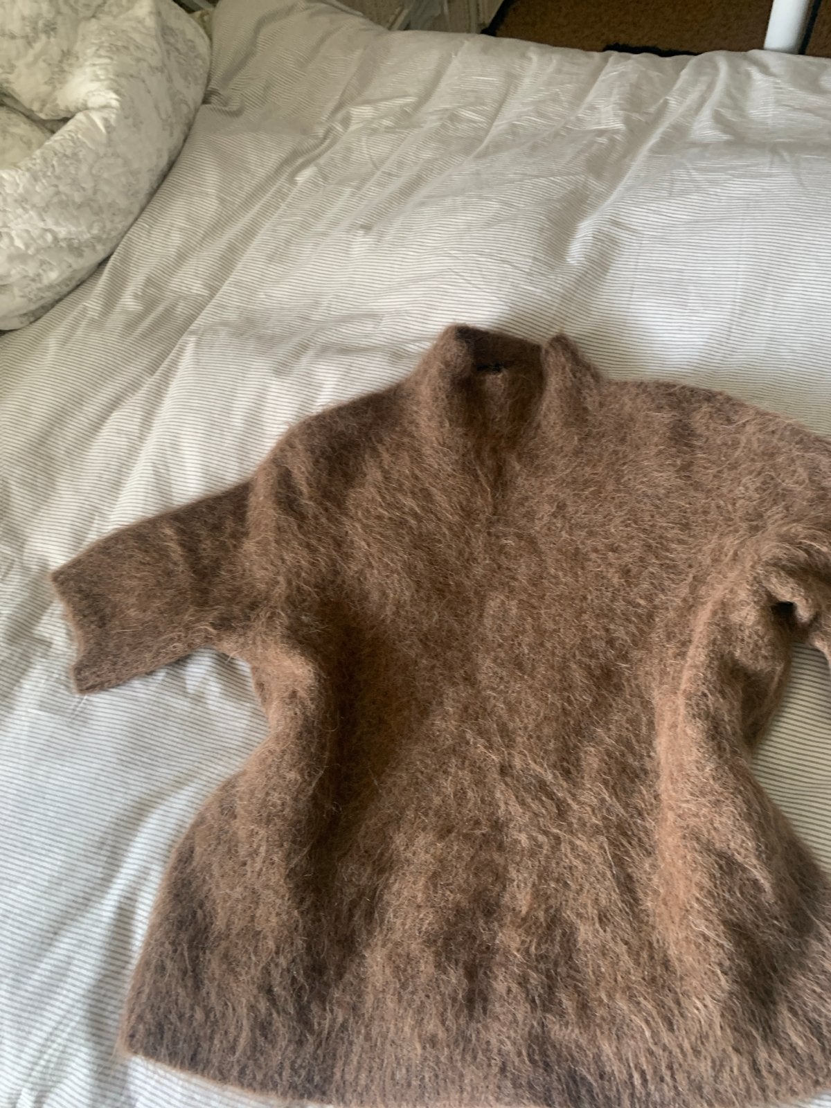 Bruine harige Alpaca wollen trui met col L, Ophalen of Verzenden, Zo goed als nieuw, Maat 42/44 (L), Bruin