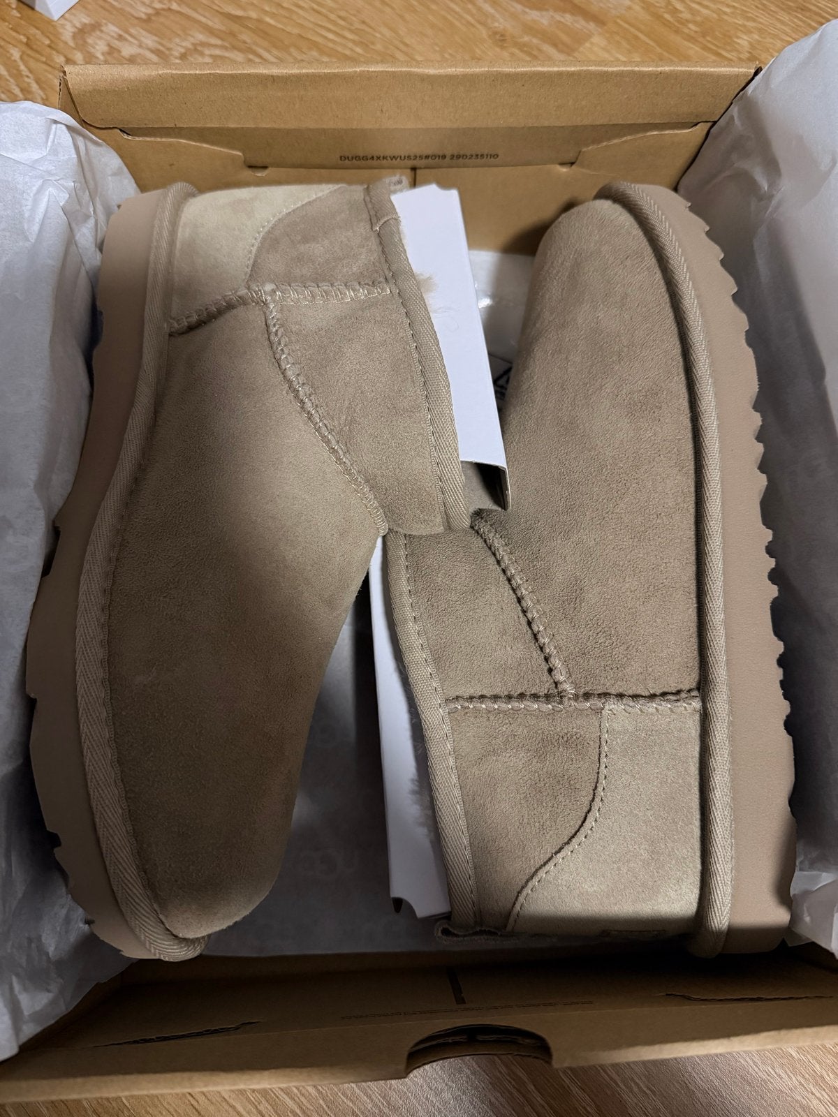 UGG Classic Ultra Mini - Maat 38, Kleding | Dames, Beige, Lage of Enkellaarzen, Nieuw, Ophalen of Verzenden